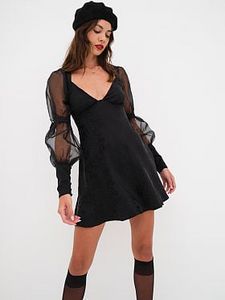 Oferta de Gabrielle Puff Sleeve Mini Dress por $183604 en Victoria's Secret