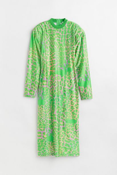 Oferta de Vestido de punto con estampado de leopardo por $20000 en H&M