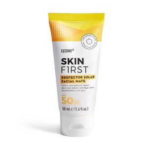 Oferta de Protector Solar Facial Skin First por $10050 en Cyzone