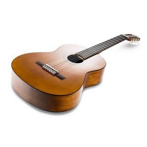 Oferta de Guitarra Acústica Yamaha C40 por $124990,4 en Linio
